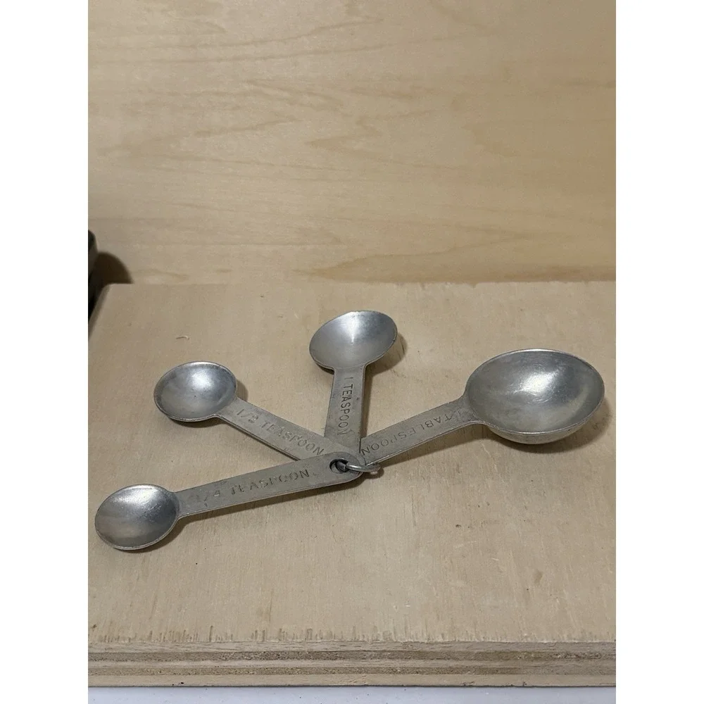 vintage aluminum nesting measuring spoons